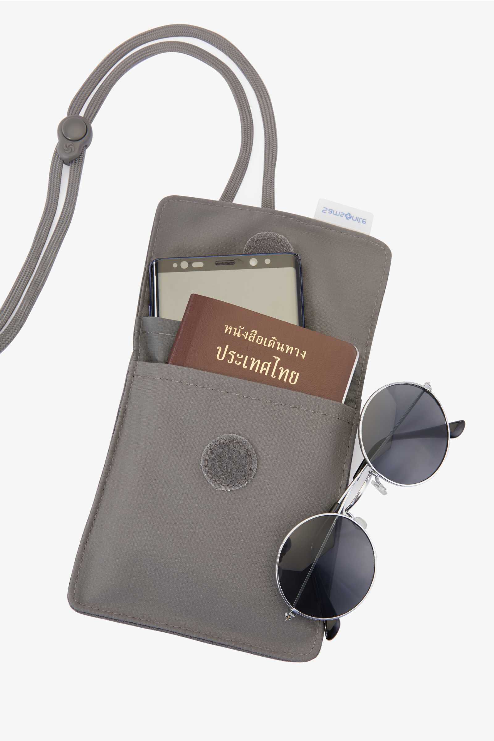 Samsonite rfid neck pouch 2025