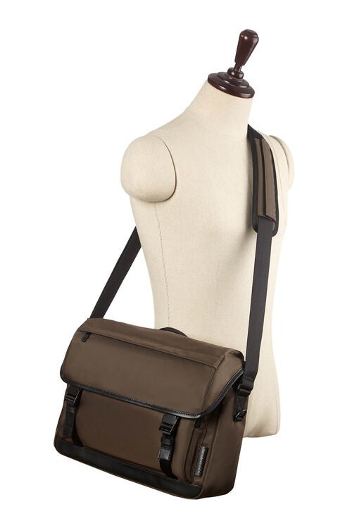 ELLWOOD MESSENGER BAG