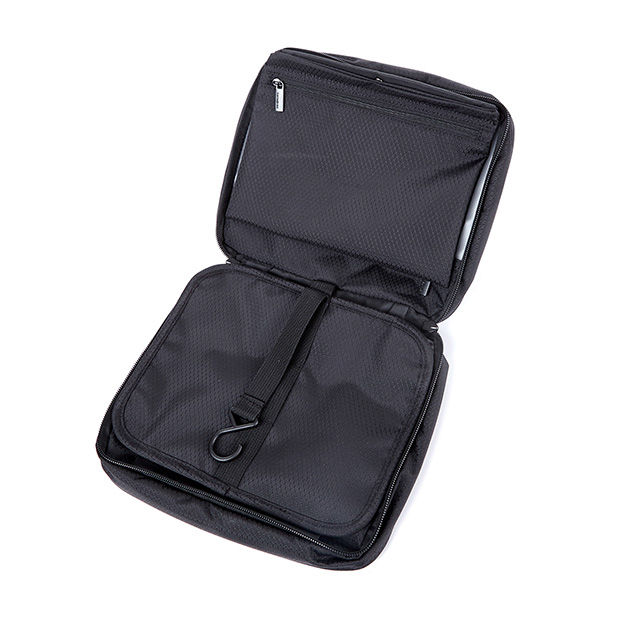 TRAVEL ESSENTIALS HANGING TOILETRY KIT